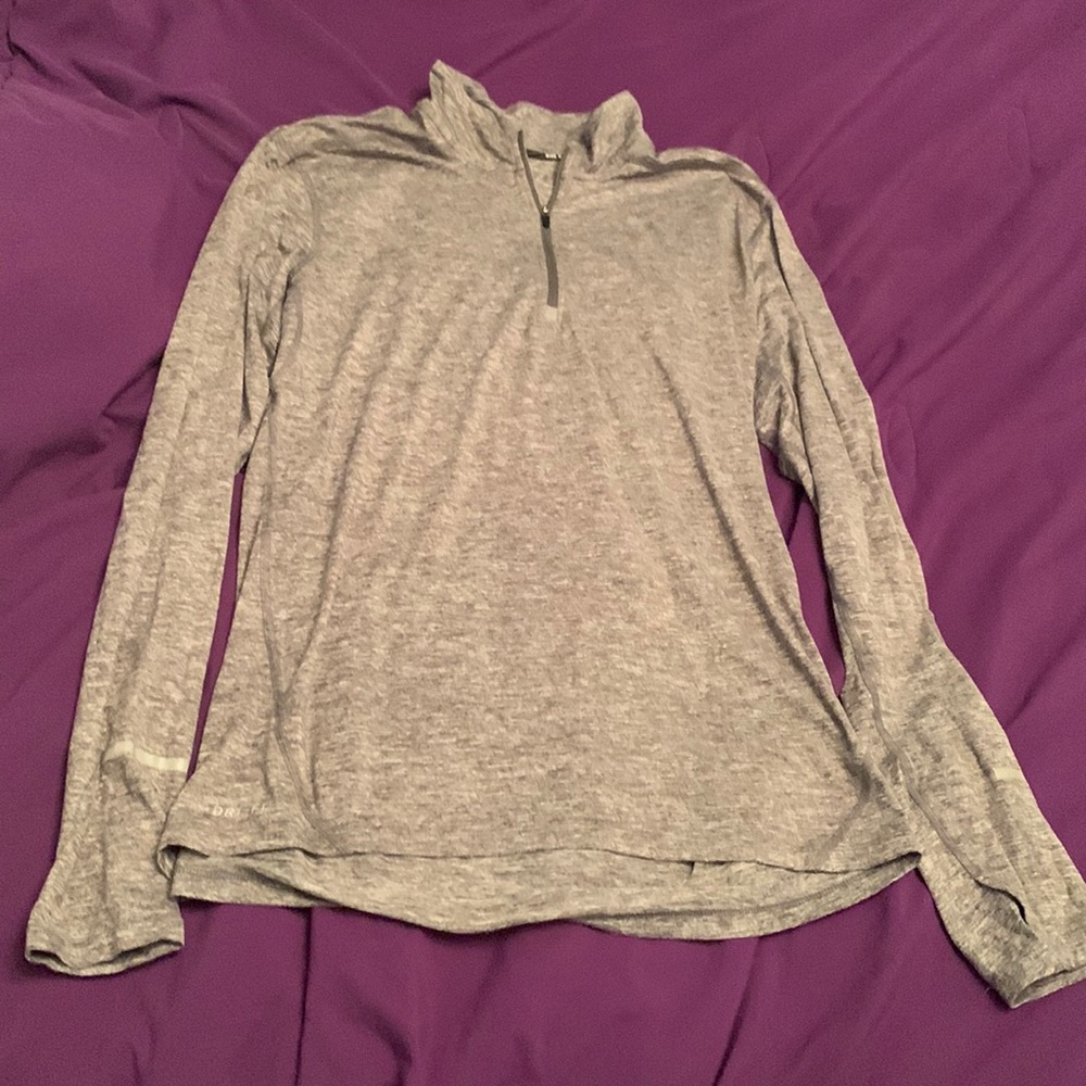 Nike Running Dri fit zip up long sleeve tee size M has thumb holes